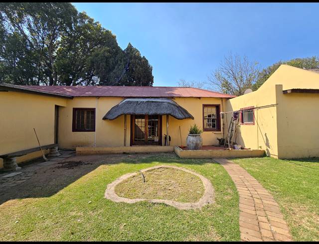 6 BEDROOM HOUSE FOR SALE IN BRAKPAN CENTRAL